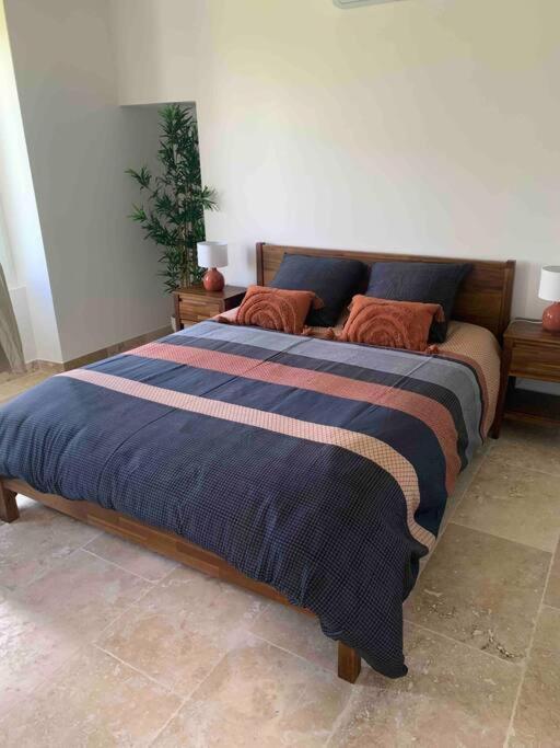 Le Mas Des Glycines Salon-de-Provence Kültér fotó
